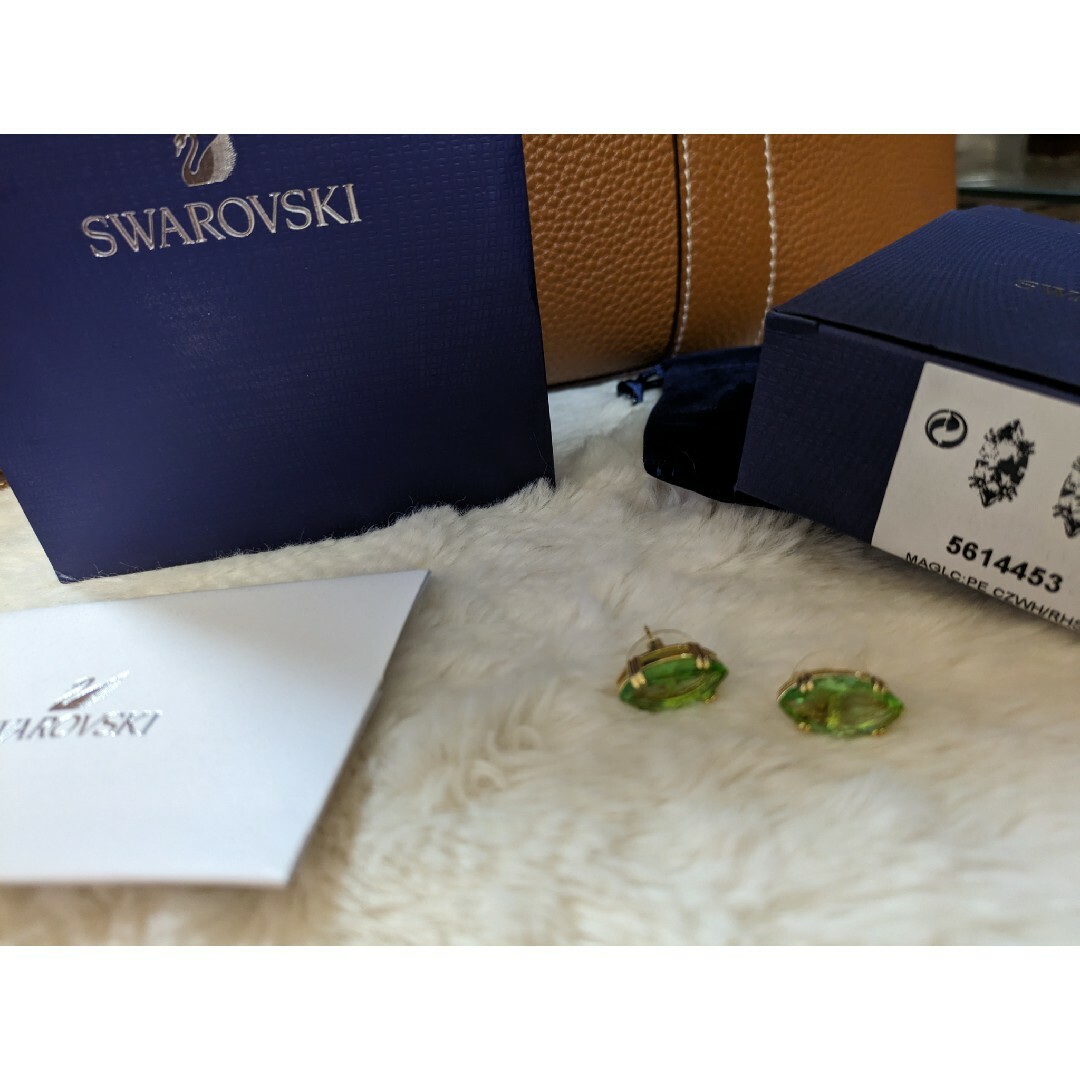 SWAROVSKI(スワロフスキー)のほぼ新品　ピアス レディースのアクセサリー(ピアス)の商品写真