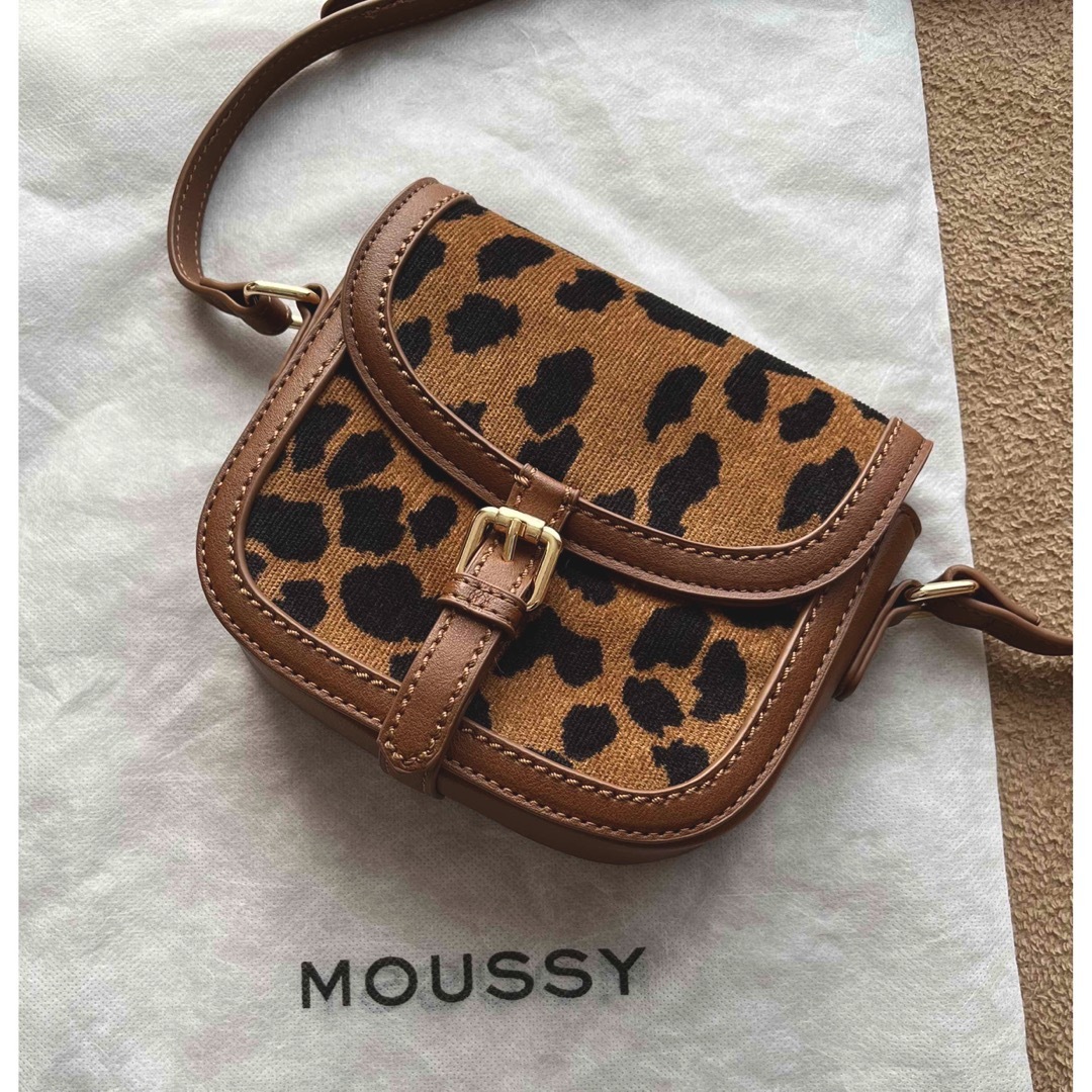 moussy(マウジー)のMOUSSY  レオパード　茶色　肩掛けバッグ　 レディースのバッグ(ショルダーバッグ)の商品写真