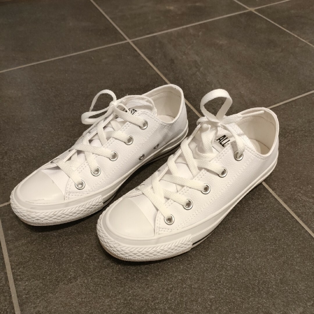 CONVERSE(コンバース)のコンバース 22.5cmレザー調生地 レディースの靴/シューズ(スニーカー)の商品写真