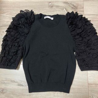 ザラ(ZARA)のZARA トップス　ニット　袖フリル　半袖　黒(ニット/セーター)