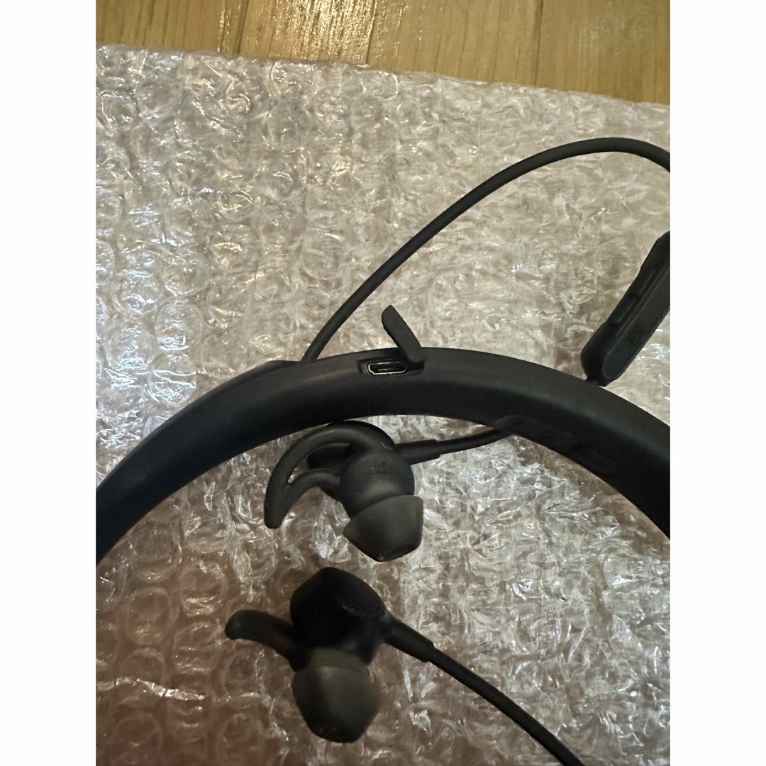 BOSE(ボーズ)の中古　Bose QuietControl 30 ワイヤレス headphones スマホ/家電/カメラのオーディオ機器(ヘッドフォン/イヤフォン)の商品写真