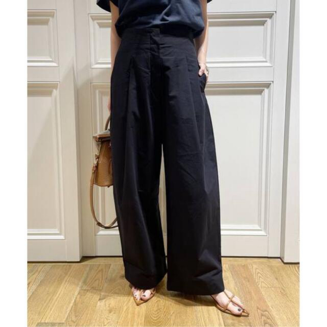 STUDIO NICHOLSON(スタジオニコルソン)のSTUDIO NICHOLSON VOLUME PLEAT PANTS  レディースのパンツ(カジュアルパンツ)の商品写真