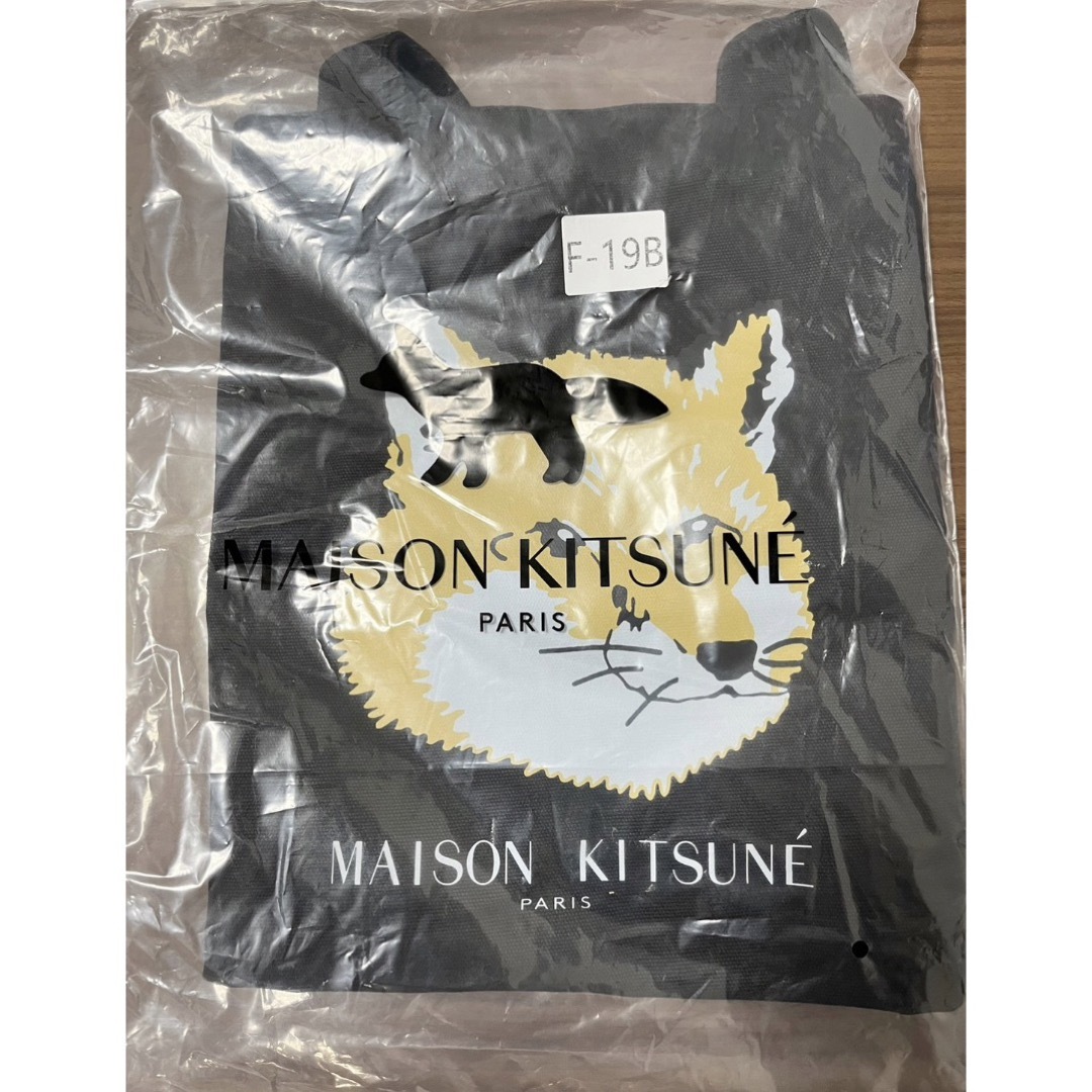 セール　メゾンキツネ　MAISON KITSUNE 　トートバッグ　ブラック レディースのバッグ(トートバッグ)の商品写真