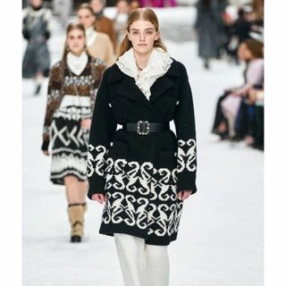 シャネル ニットコート(レディース)の通販 37点 | CHANELのレディース