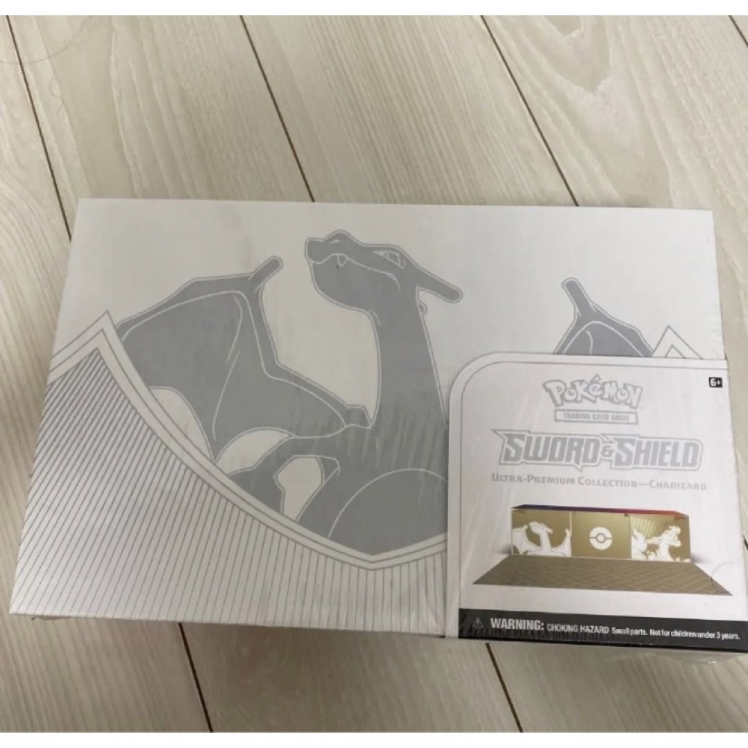 リザードン ウルトラプレミアムコレクション ポケモンカード 海外 エンタメ/ホビーのトレーディングカード(Box/デッキ/パック)の商品写真