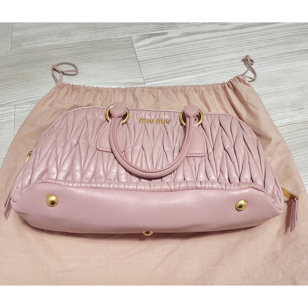 miumiuハンドバッグ