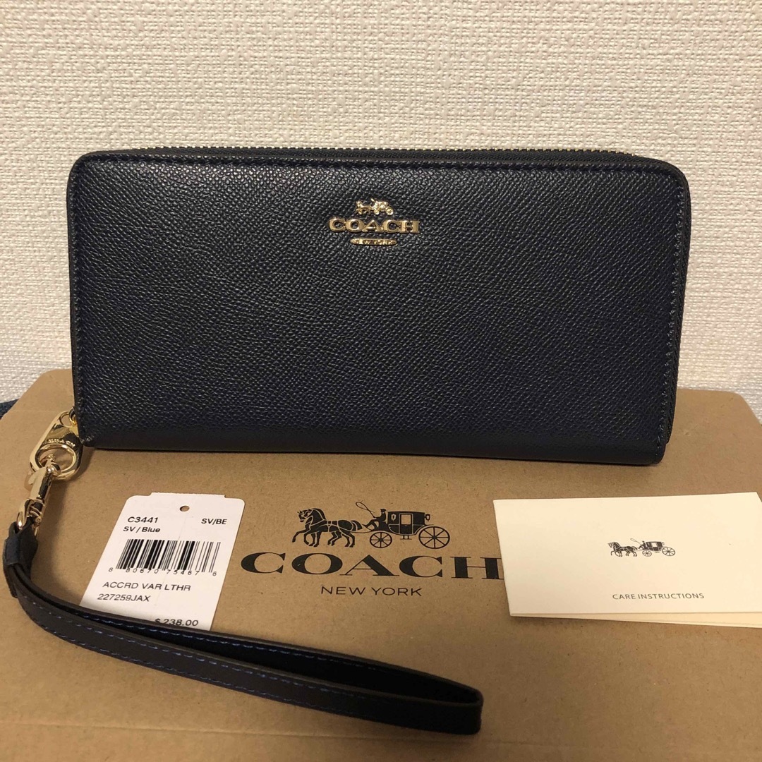 ☆新品未使用☆COACH長財布　ストラップ付き　ブラック色