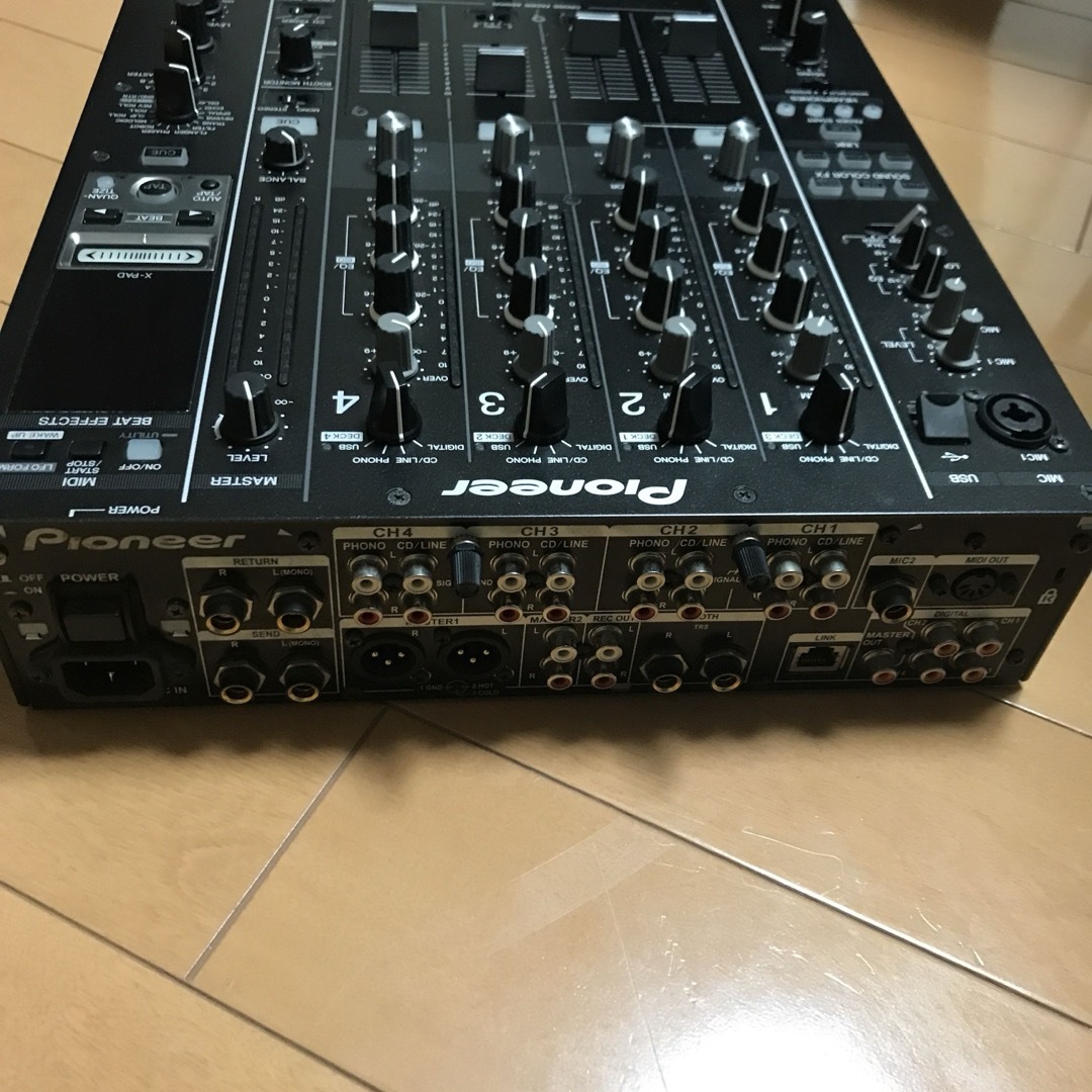 Pioneer(パイオニア)の【希少】DJM900 SRT serato Pioneer 楽器のDJ機器(DJミキサー)の商品写真