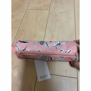 ロキシー(Roxy)のROXY   ポーチ（横21.5cm×縦11.5cm）(その他)