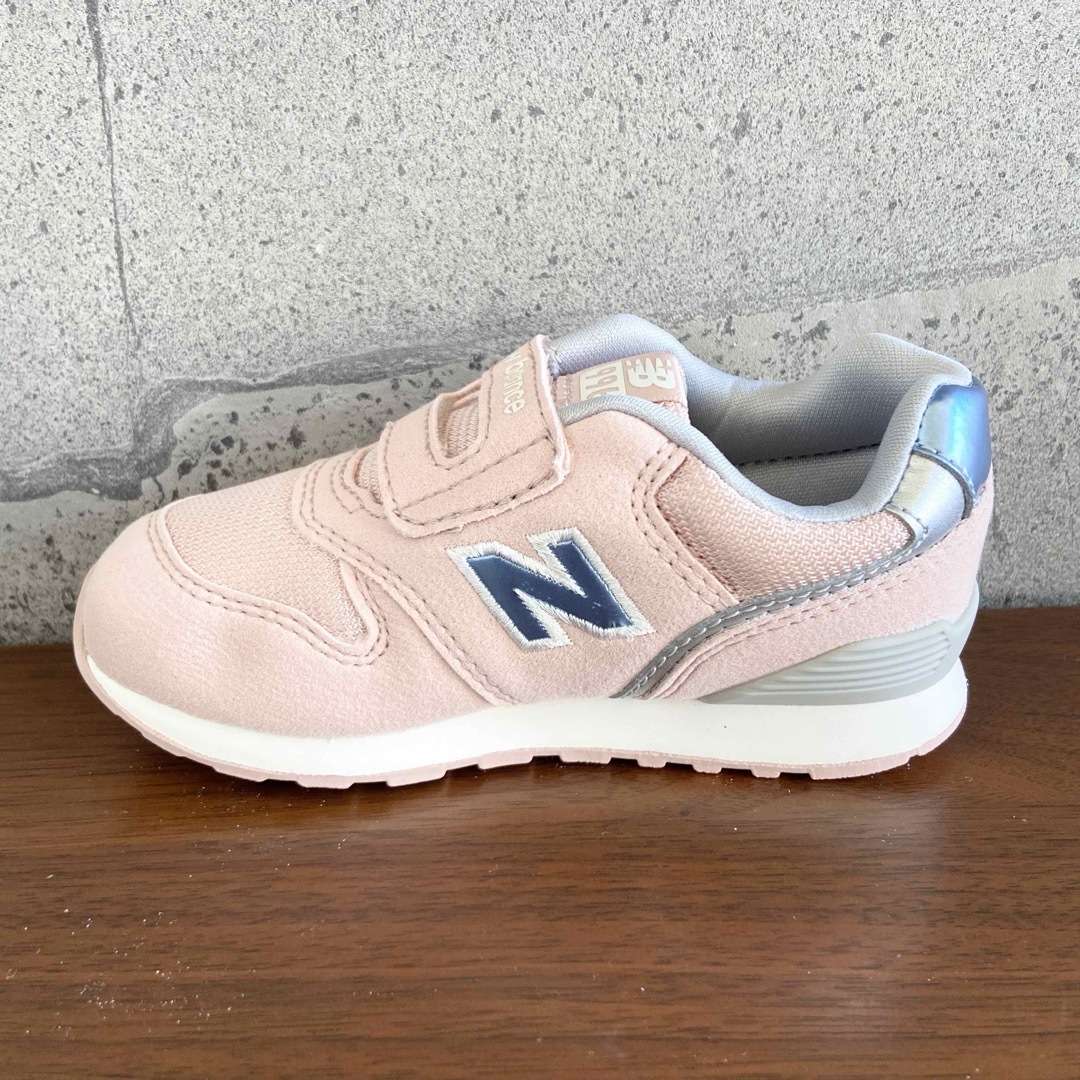 New Balance(ニューバランス)の【新品】14.5センチ チェリーブロッサム ニューバランス スニーカー キッズ キッズ/ベビー/マタニティのベビー靴/シューズ(~14cm)(スニーカー)の商品写真