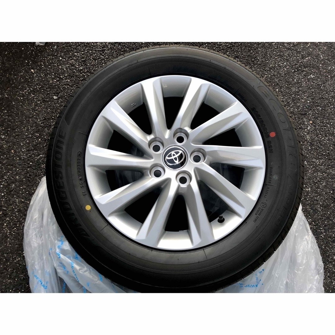 未使用】新型ノア 90系 タイヤ・ホイールセット 納車外し 純正-
