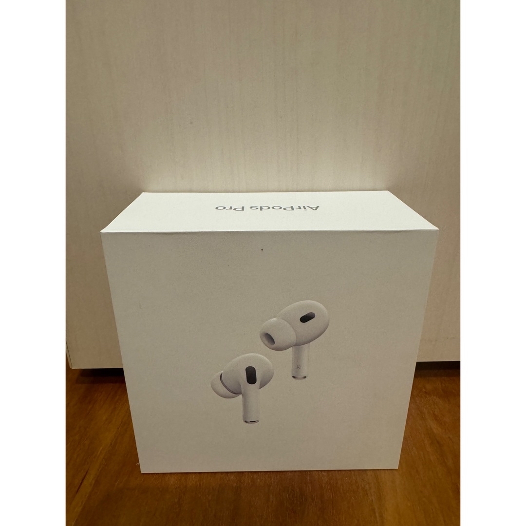 Apple(アップル)のAirPods pro 第二世代 スマホ/家電/カメラのオーディオ機器(ヘッドフォン/イヤフォン)の商品写真