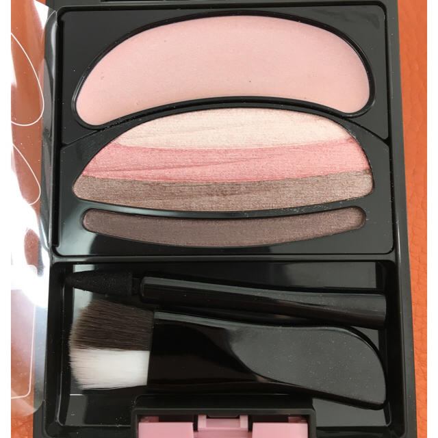 AUBE couture(オーブクチュール)のオーブクチュールブラシひと塗りシャドウ(ピンク系) コスメ/美容のベースメイク/化粧品(アイシャドウ)の商品写真