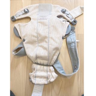 ベビービョルン(BABYBJORN)のベビービョルン　ミニ　抱っこひも　パーリーピンク(抱っこひも/おんぶひも)