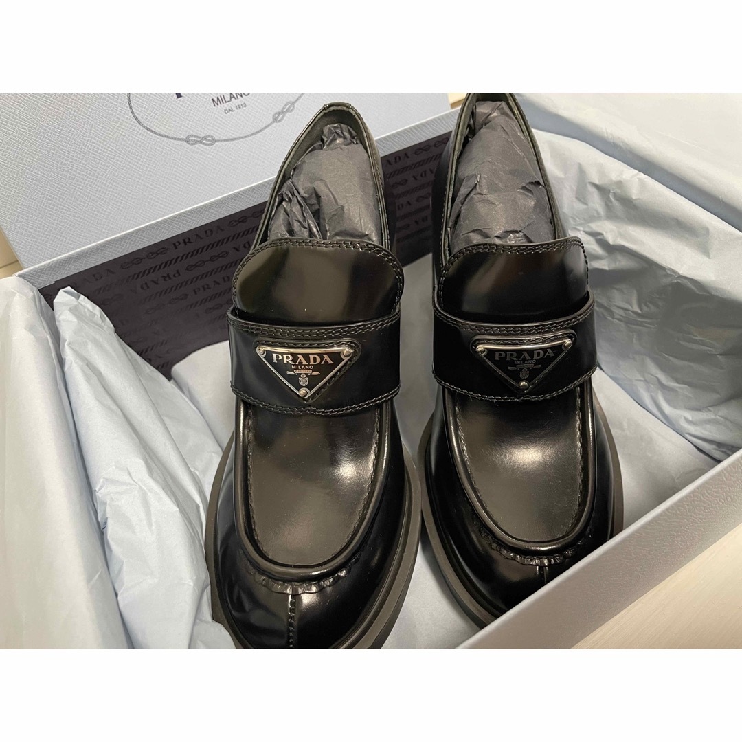 PRADA(プラダ)のプラダ レザー ローファー レディースの靴/シューズ(ローファー/革靴)の商品写真