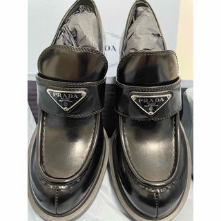 プラダ ローファー/革靴(レディース)（エナメル）の通販 83点 | PRADA