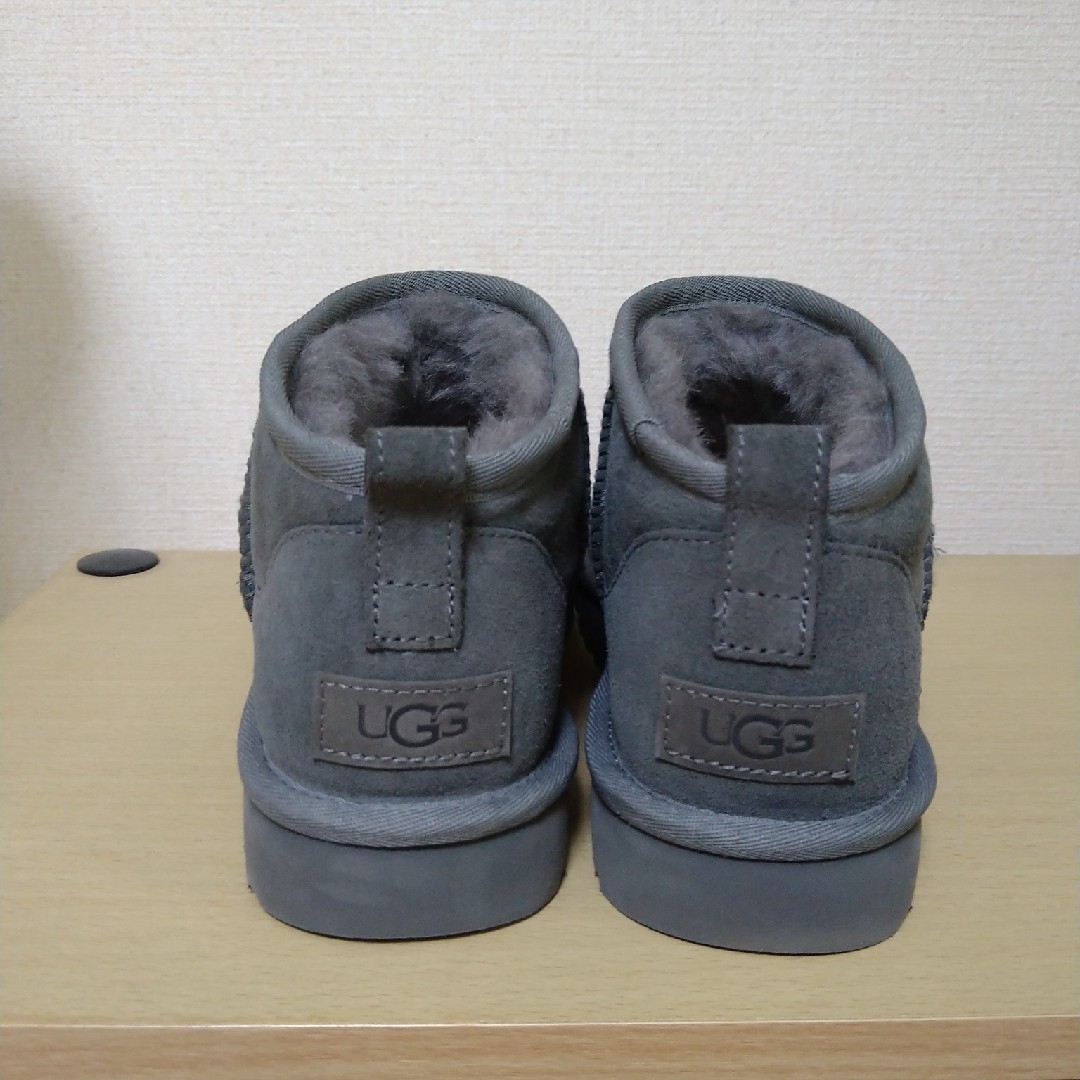 UGG(アグ)の新品　UGG アグ　ウルトラミニ　US8 25cm レディースの靴/シューズ(その他)の商品写真