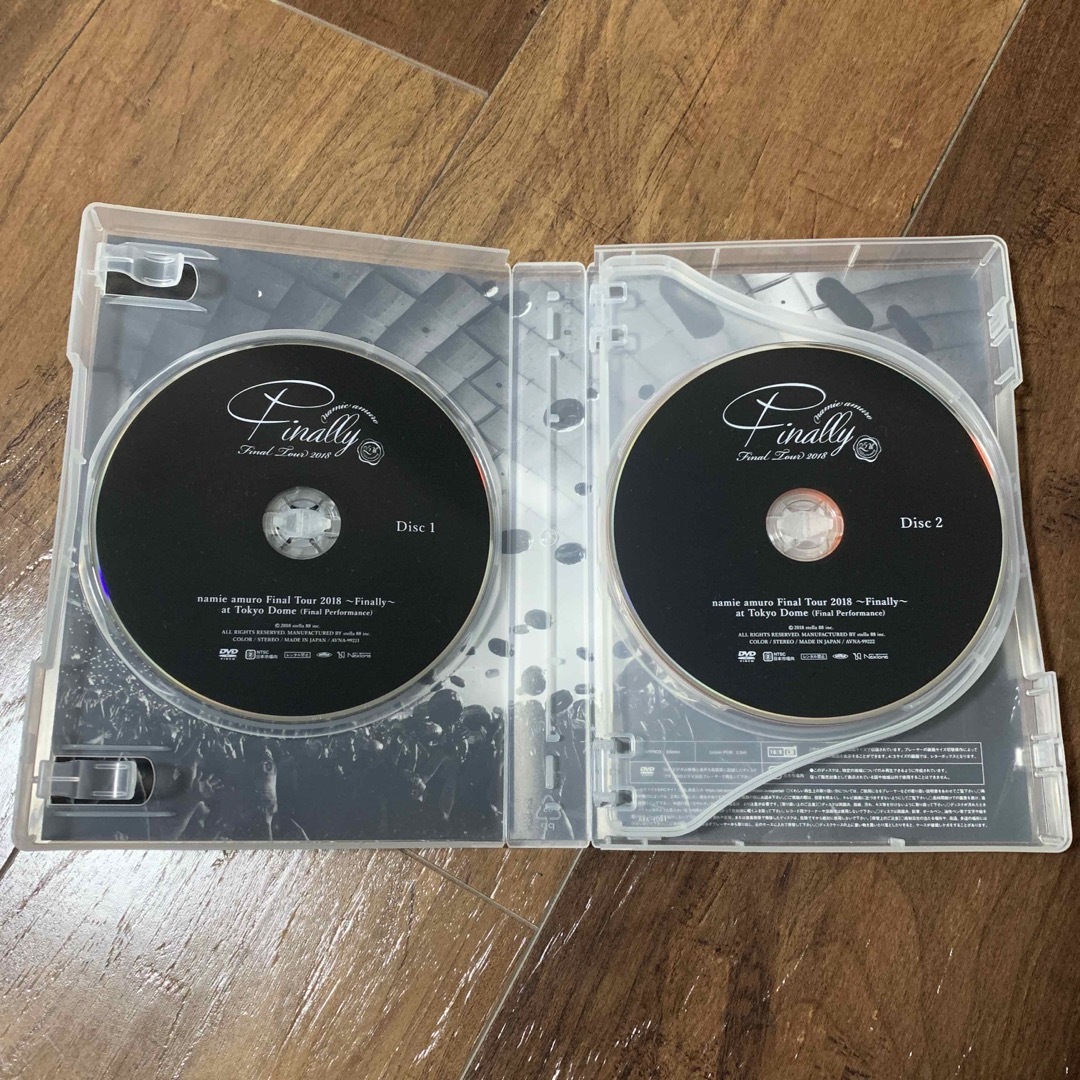 avex(エイベックス)の安室奈美恵　DVD３枚組　ファイナルツアー エンタメ/ホビーのDVD/ブルーレイ(ミュージック)の商品写真