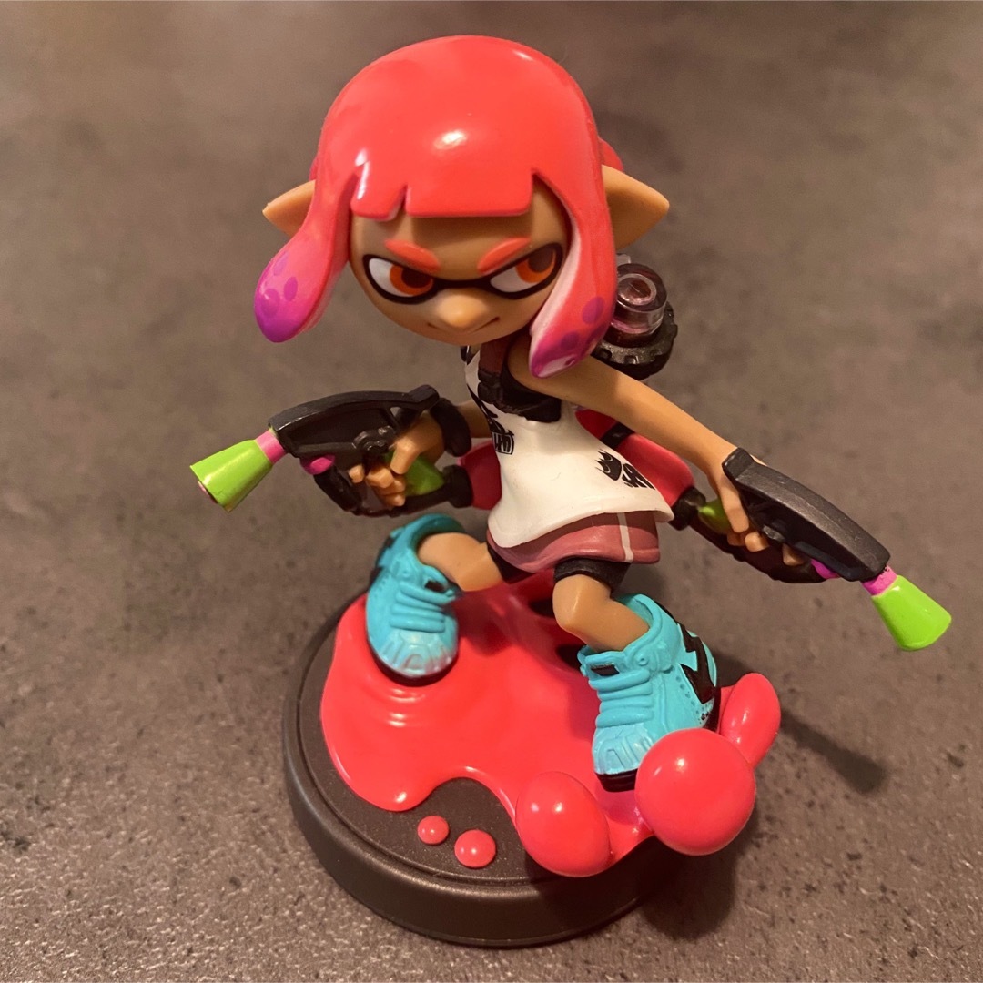 任天堂(ニンテンドウ)の初期化済⭐︎ amiibo ガール ネオンピンク スプラトゥーン 任天堂 エンタメ/ホビーのゲームソフト/ゲーム機本体(その他)の商品写真