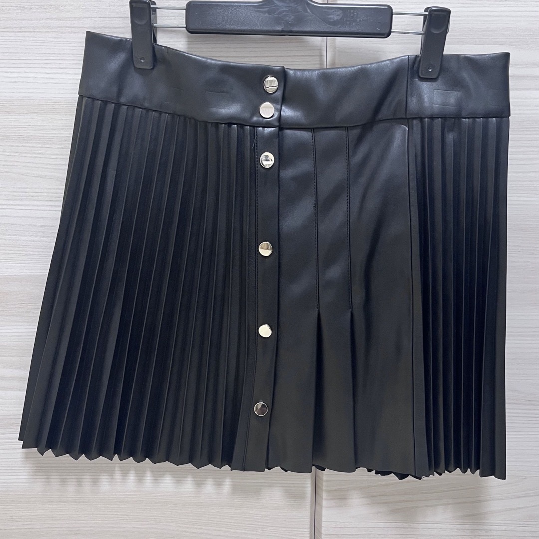 ZARA(ザラ)のZARA プリーツレザースカート レディースのスカート(ミニスカート)の商品写真