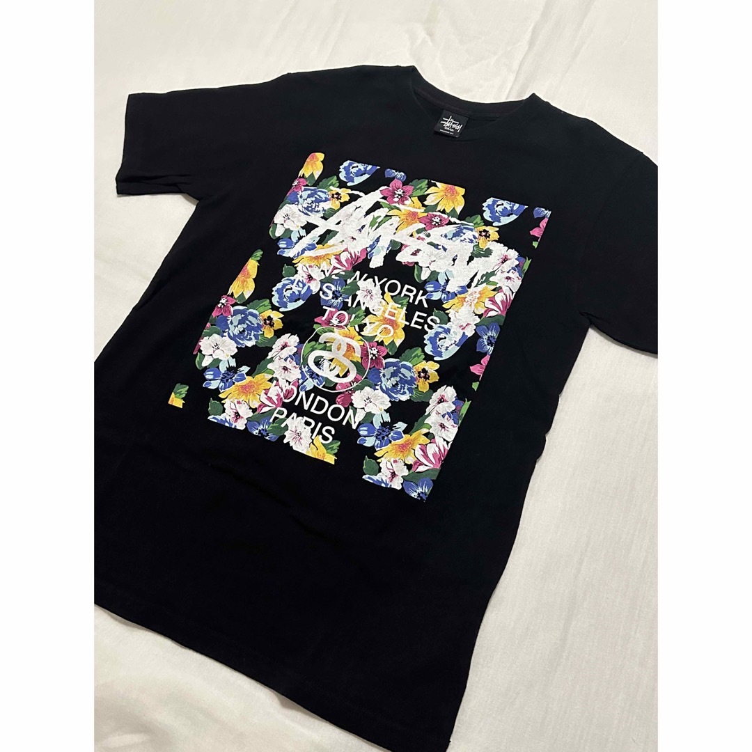 STUSSY(ステューシー)のSTUSSY 花柄 Tシャツ メンズSサイズ メンズのトップス(Tシャツ/カットソー(半袖/袖なし))の商品写真