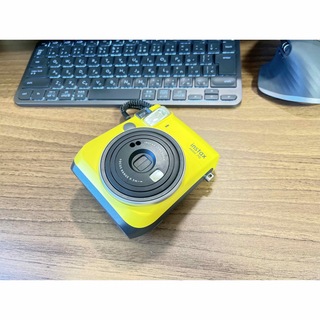 フジフイルム(富士フイルム)のinstax mini 70 イエロー(フィルムカメラ)