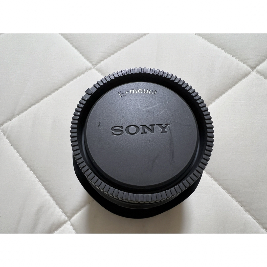 SONY(ソニー)のSony Zeiss Sonnar T* FE 55mm F1.8 ZA レンズ スマホ/家電/カメラのカメラ(レンズ(単焦点))の商品写真