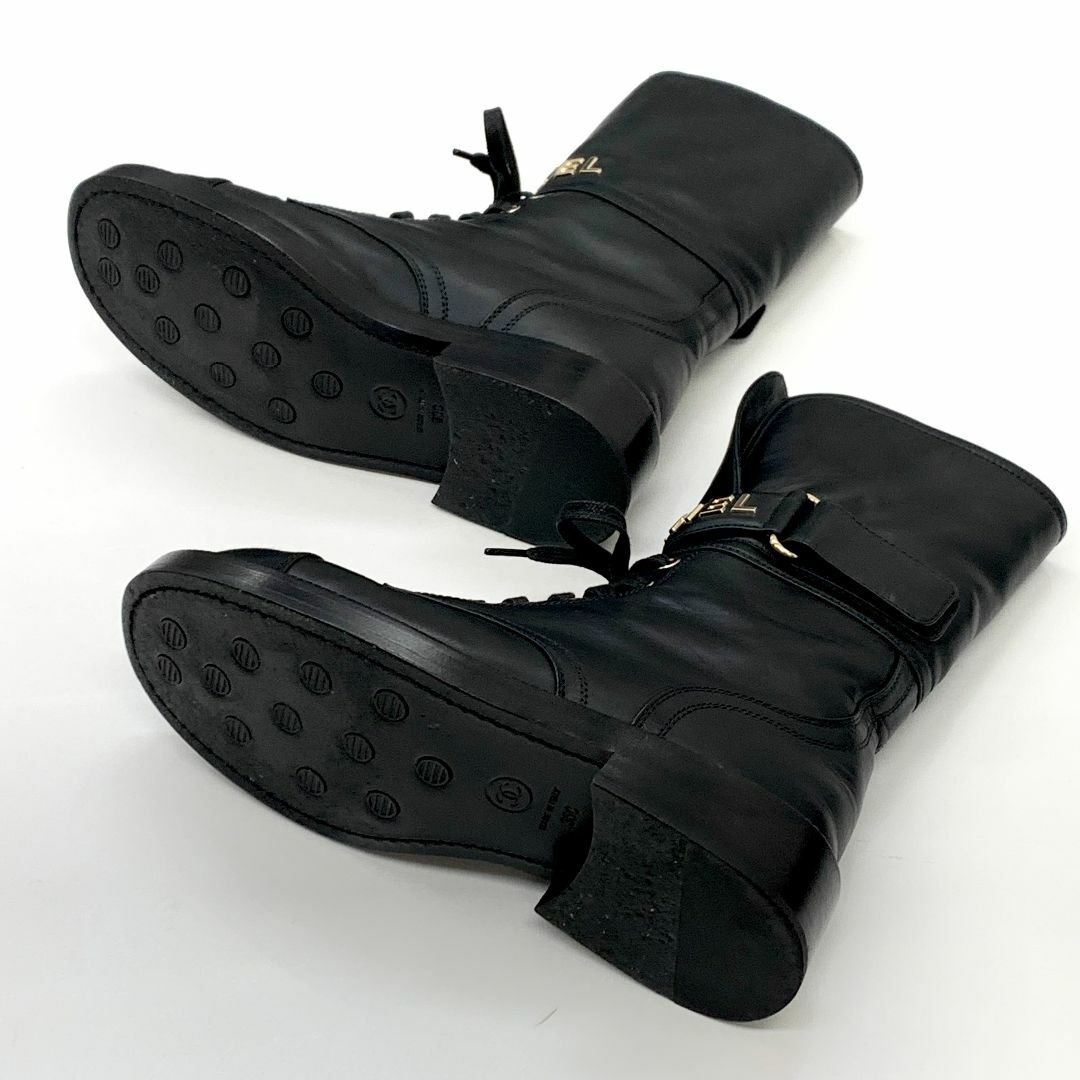 CHANEL(シャネル)の6585 シャネル レザー ロゴ レースアップ ショートブーツ ブラック レディースの靴/シューズ(ブーツ)の商品写真