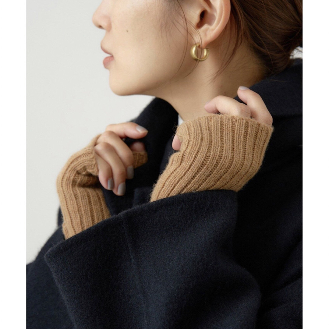 新品タグ付き】IENA ジョンストンズ カシミヤリブリストウォーマー