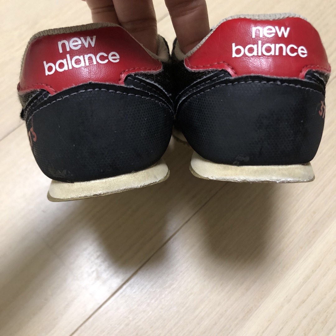 New Balance(ニューバランス)のニューバランス　スニーカー　IZ373 黒　ブラック　赤　レッド　16.0cm キッズ/ベビー/マタニティのキッズ靴/シューズ(15cm~)(スニーカー)の商品写真