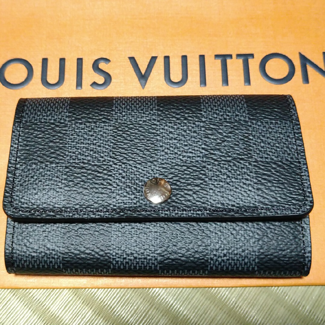 LOUIS VUITTON(ルイヴィトン)の新品未使用　LOUIS VUITTON ルイヴィトン 付属品全てあり メンズのファッション小物(キーケース)の商品写真