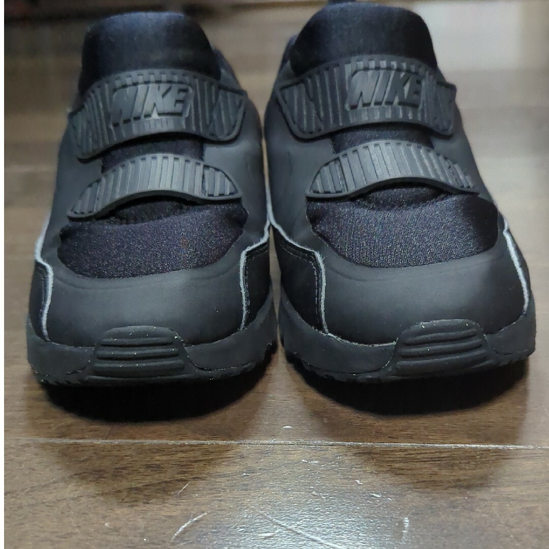 NIKEシューズ19㎝　黒 キッズ/ベビー/マタニティのキッズ靴/シューズ(15cm~)(スニーカー)の商品写真