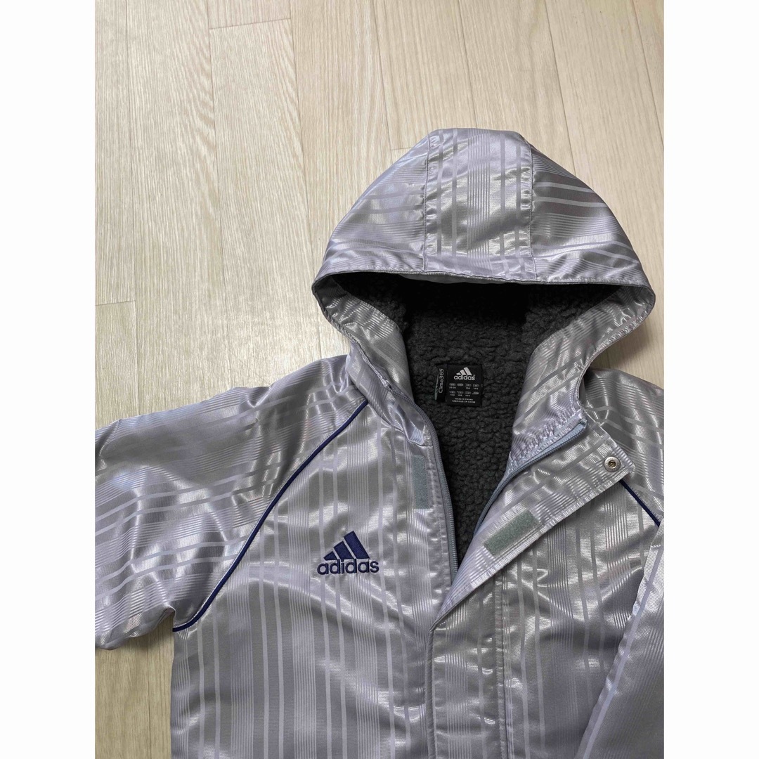 adidas(アディダス)の【adidas】ベンチコート／シルバー／140cm キッズ/ベビー/マタニティのキッズ服男の子用(90cm~)(コート)の商品写真