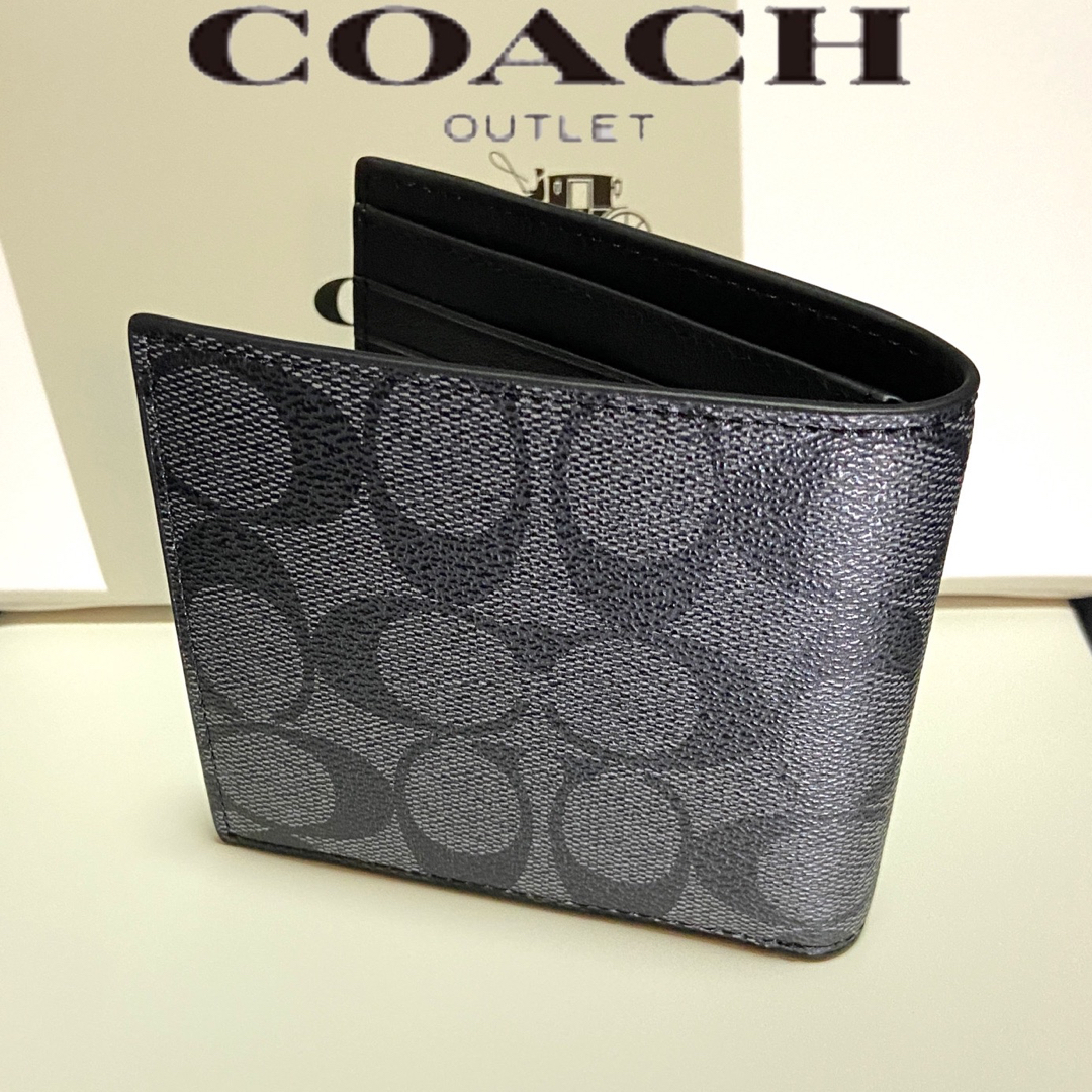 Gift Box 入り COACH2つ折り財布シグネチャー柄カーキ/ブラック