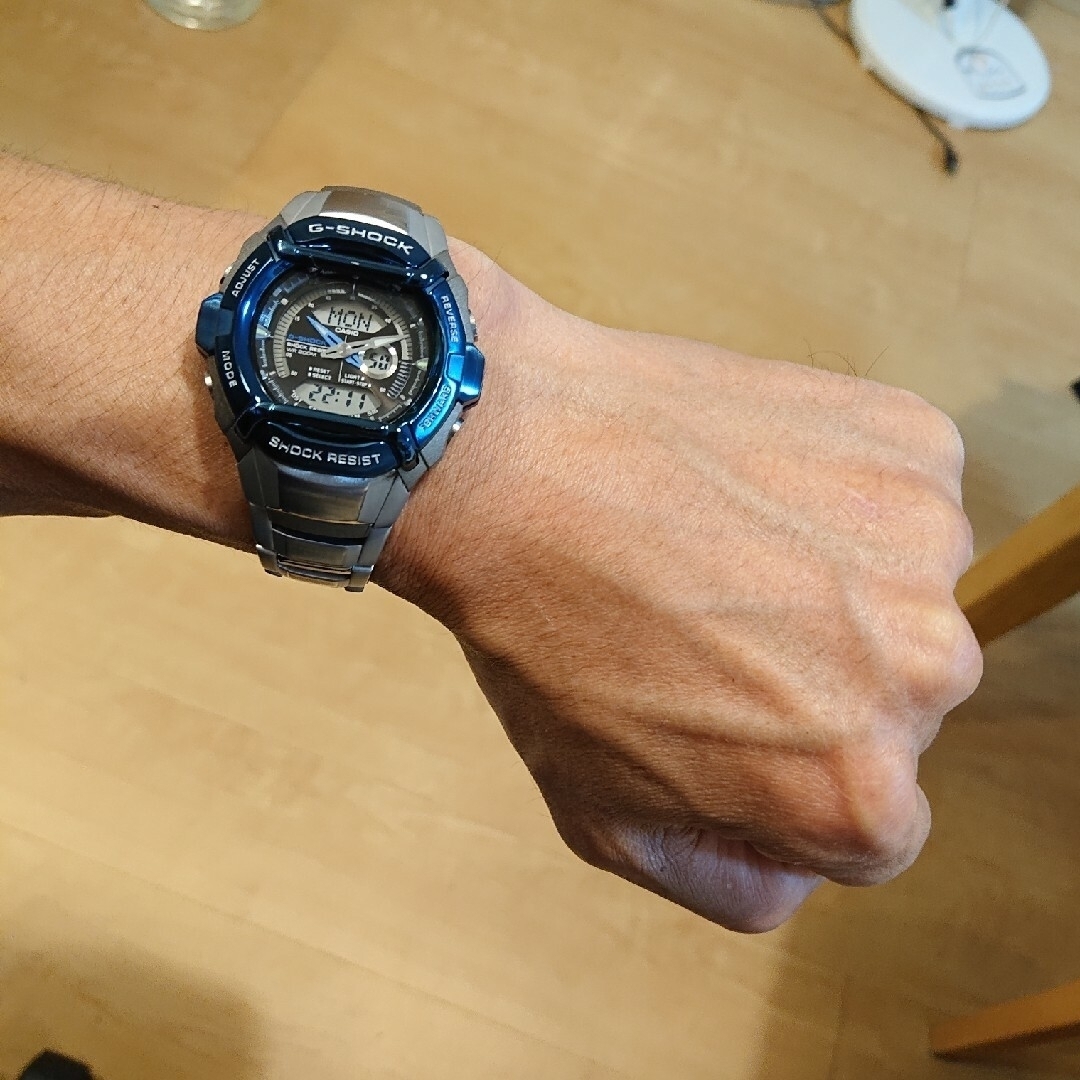 腕時計G-SHOCK(GST-B100BNR-1AJF)メンズ　美品
