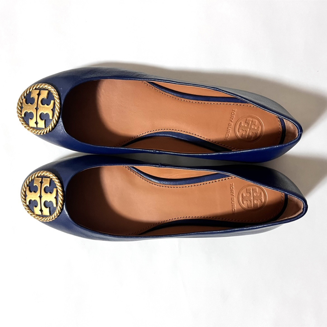 極美品！Tory Burch トリーバーチ　23 6 紺　本革　フラットパンプス