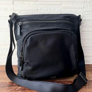 トゥミ(TUMI)の美品 トゥミ ナイロン×レザー ショルダー バッグ シルバー金具 ポシェット 黒(ショルダーバッグ)