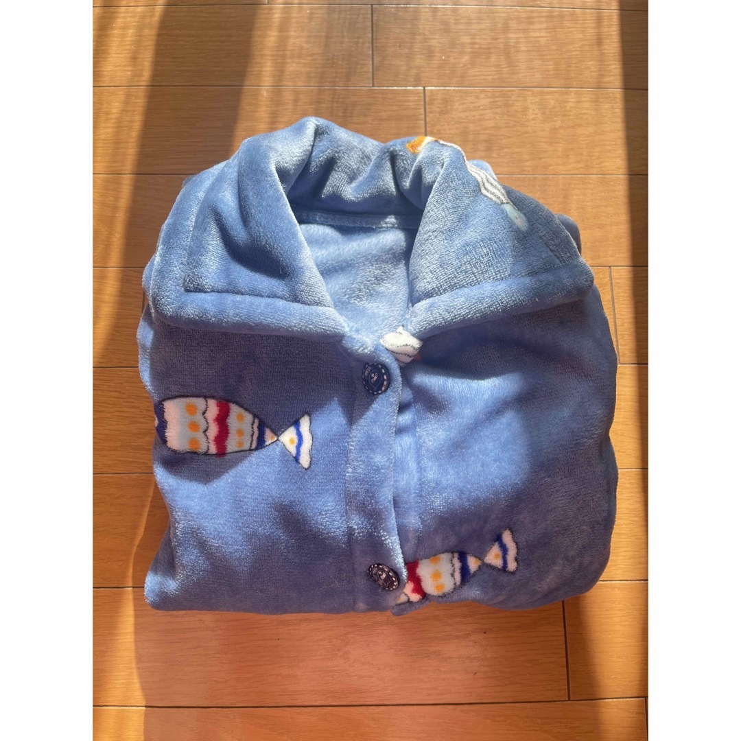 子供 冬ふわふわ冬パジャマ 虹魚 ブルー 165/XL キッズ/ベビー/マタニティのキッズ服男の子用(90cm~)(パジャマ)の商品写真