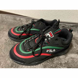 フィラ(FILA)のFILA RAY NUBUK (BLACK/RED/GREEN) 24cm(スニーカー)