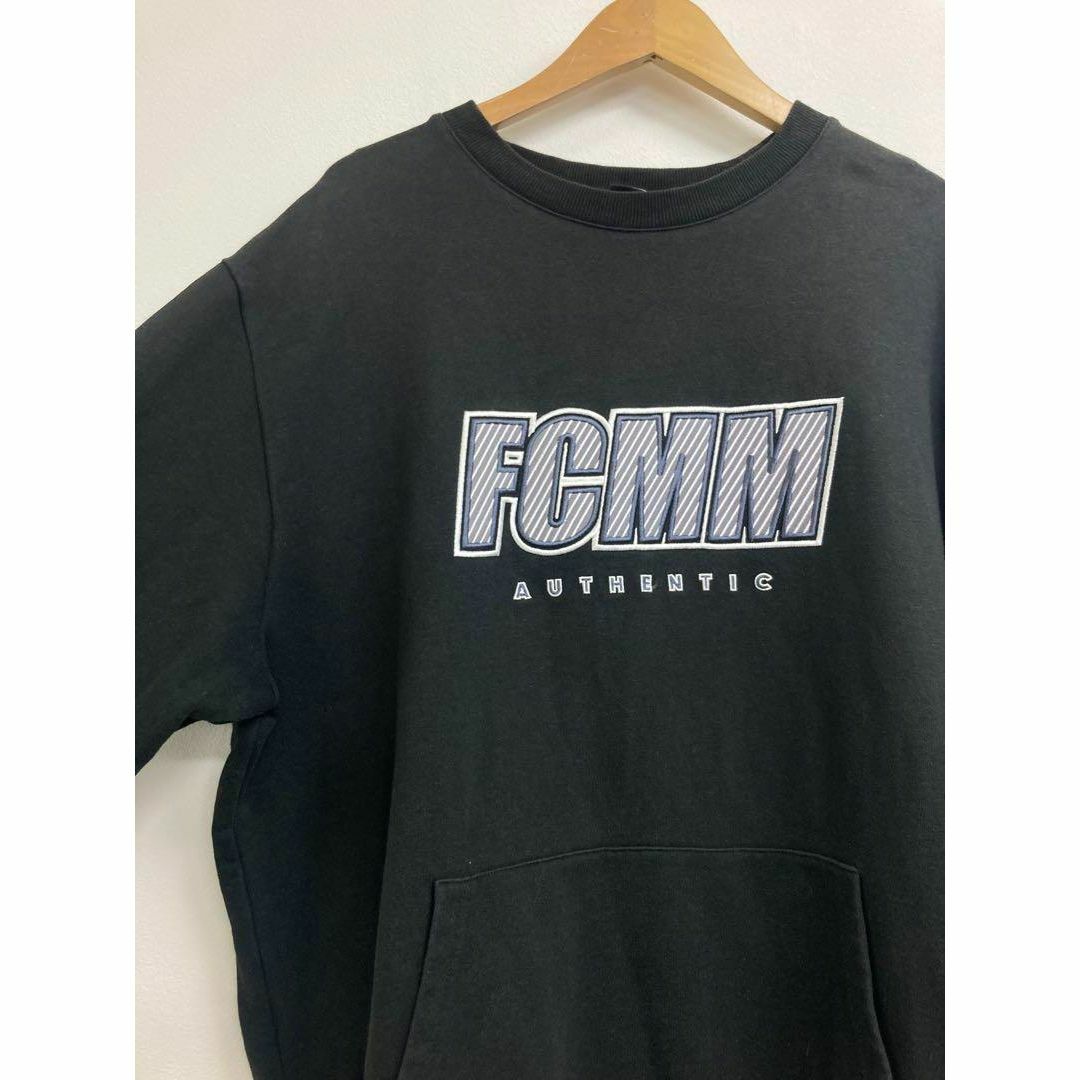 FCMM タグ付きオブリークグランピングスウェットシャツ