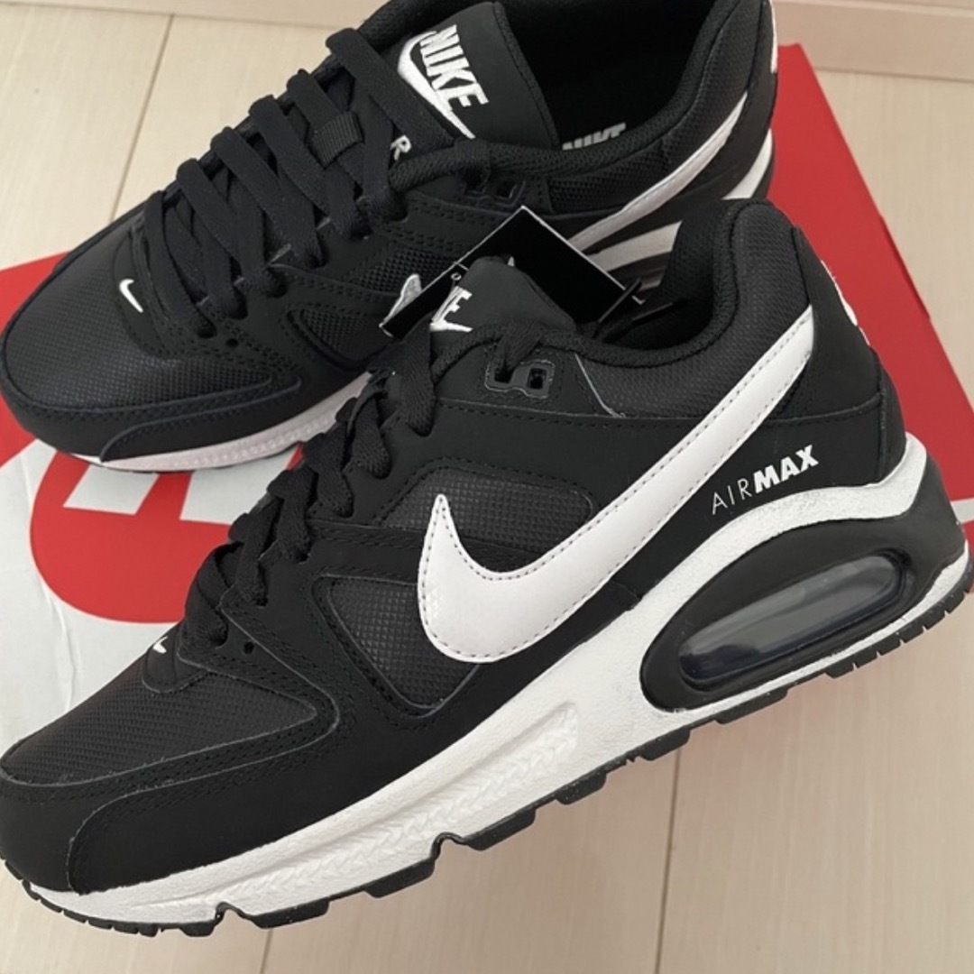 NIKE - 新品☆NIKE AIR MAX エアマックス COMMAND 黒 白 24cmの通販 by ...