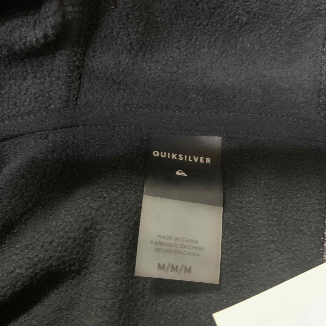 QUIKSILVER(クイックシルバー)のクイックシルバー　パーカー　新品　タグ付き メンズのトップス(パーカー)の商品写真