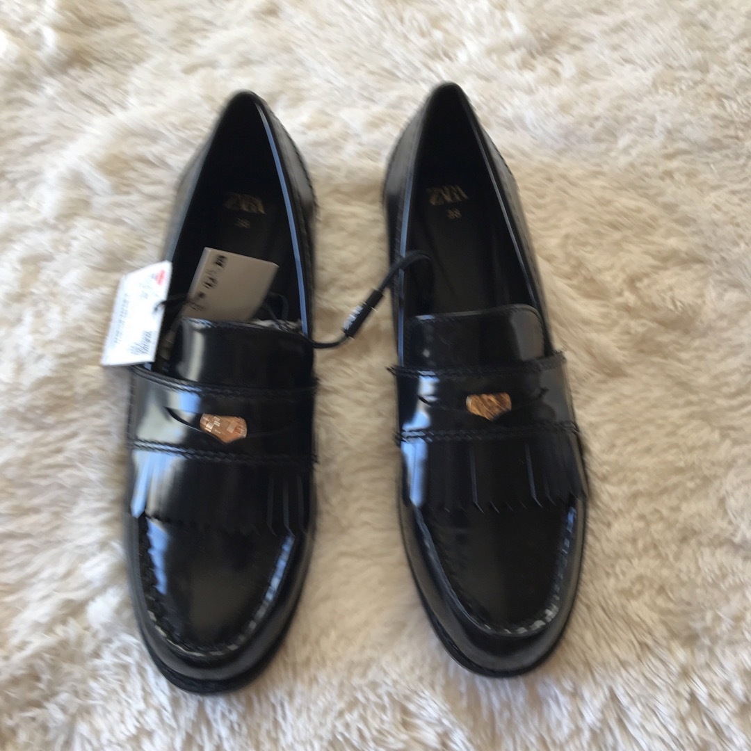 ZARA フラットローファー メタルディテール 完売品 未使用 新品 ZARA フラットローファー メタルディテール 完売品 未使用 新品