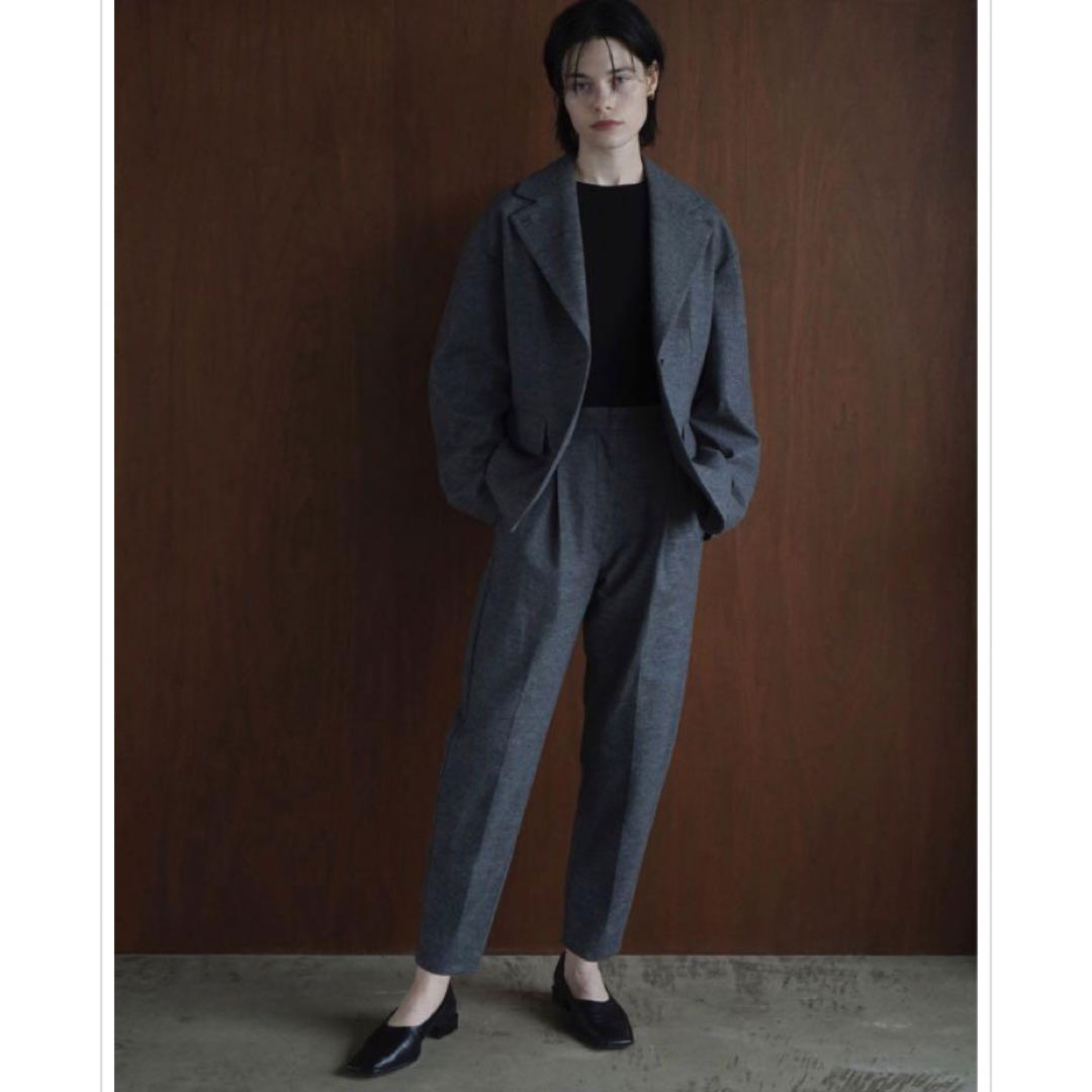 CLANE(クラネ)の【CLANE】WOOL LINE TUCK PANTS レディースのパンツ(クロップドパンツ)の商品写真