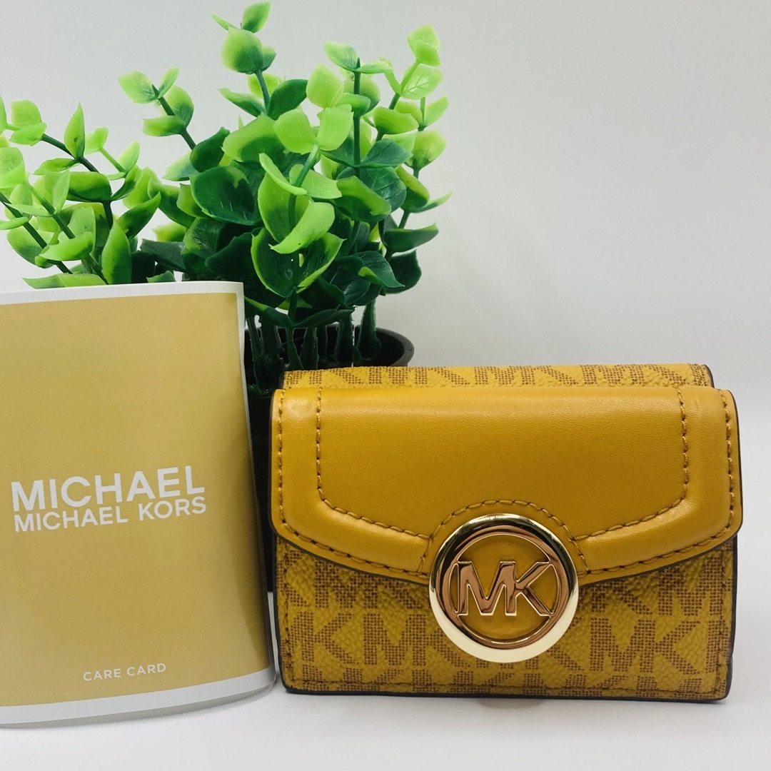 新品 マイケルコース MICHEAL KORS 三つ折り財布 イエロー　希少