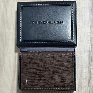 トミーヒルフィガー(TOMMY HILFIGER)の未使用新品 トミーヒルフィガー 茶色型押 カードケース 8x11x1.5 1万円(名刺入れ/定期入れ)