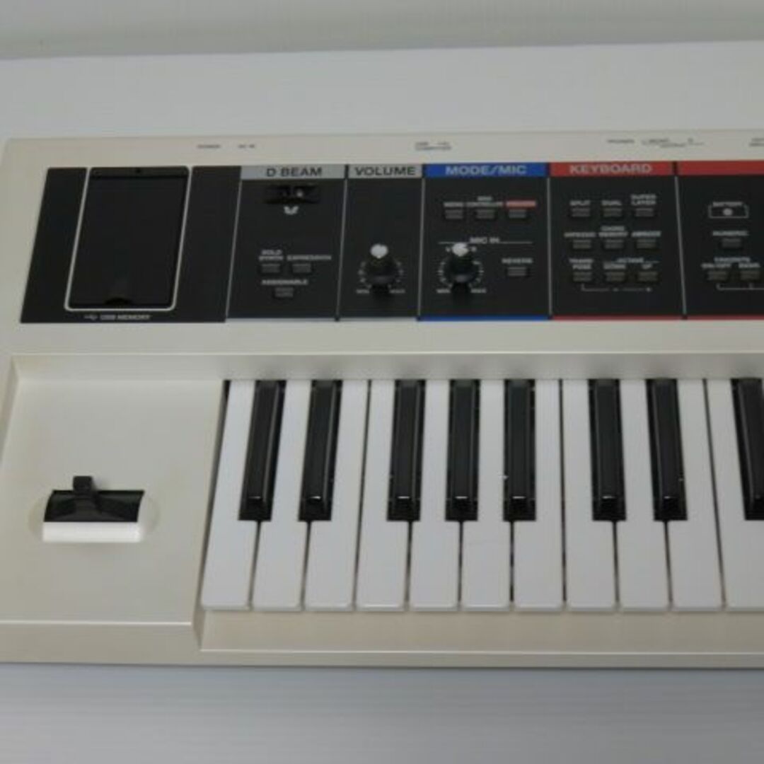 Roland(ローランド)のローランド JUNO-DI-WH シンセサイザー 61鍵 限定白バージョン 楽器の鍵盤楽器(キーボード/シンセサイザー)の商品写真