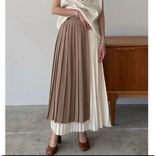 クラネ(CLANE)のCLANE BI COLOR PLEATS SKIRT(ロングスカート)