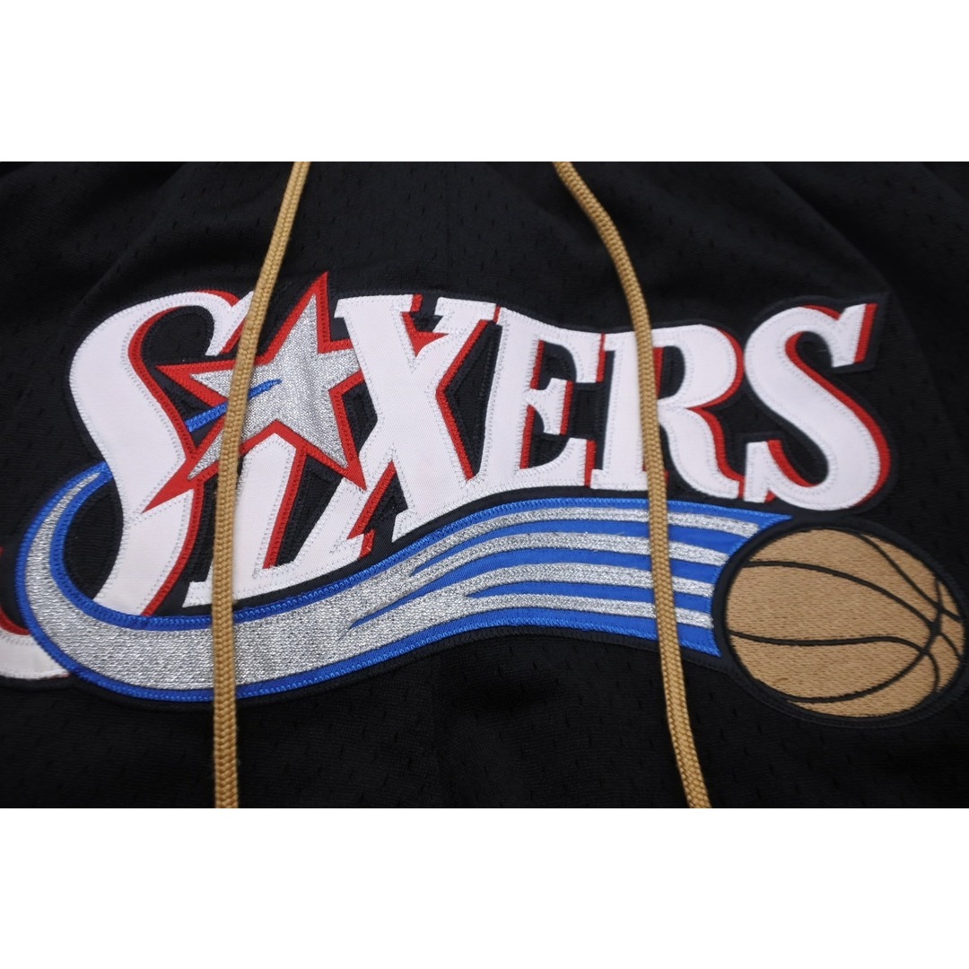 JUST DON ジャストドン mitchell&ness ミッチェルアンドネス sixers シクサーズ ショートパンツ SHORBW18015-P76 美品 中古 56004 レディースのパンツ(ショートパンツ)の商品写真