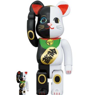 ベアブリック(BE@RBRICK)のBE@RBRICK 招き猫 招福 黒 × 金運 白 100％ & 400％(その他)